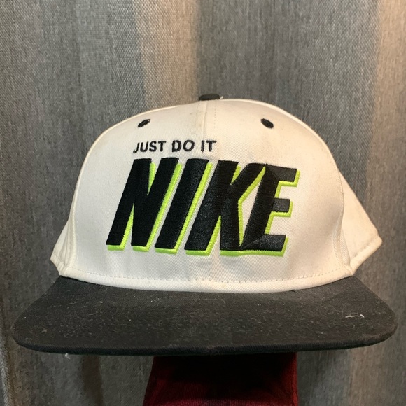 Nike Flatbill Hat - Picture 1 of 4